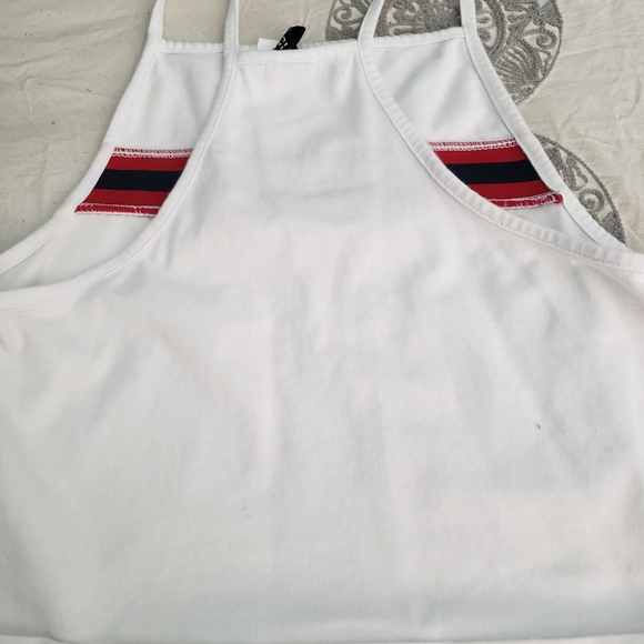 H&M Cropped Halter top! - Picture 3 of 3